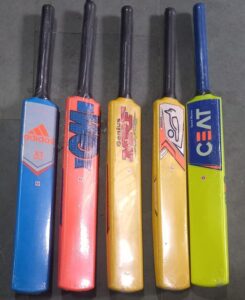 PLASTIC BAT 7 NO. MRP RS 400
