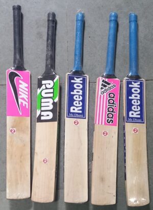 ////CRICKET WOODEN BAT NO.2 MRP RS 285