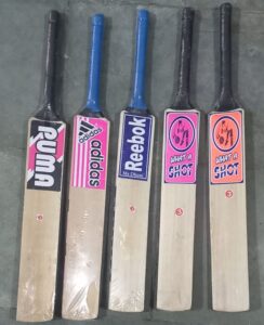 ////CRICKET WOODEN BAT NO. 3 MRP RS 300