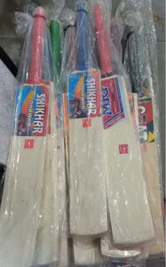 //// CRICKET WOODEN BAT NO. 1 MRP RS 265