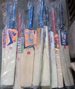 ///CRICKET WOODEN BAT NO. 2 MRP RS 285