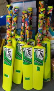 ////PLASTIC BAT PVC NO. 5 MRP RS 300
