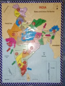 __ ENGLISH WOODEN GEOGRAHICAL KNOB PICTURE MAP ARTN CRAFT ROOM